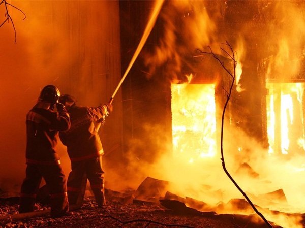 В Волгодонске потушили пожар в жилом доме