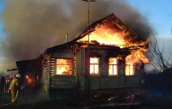 В частном доме под Волгодонском произошел крупный пожар