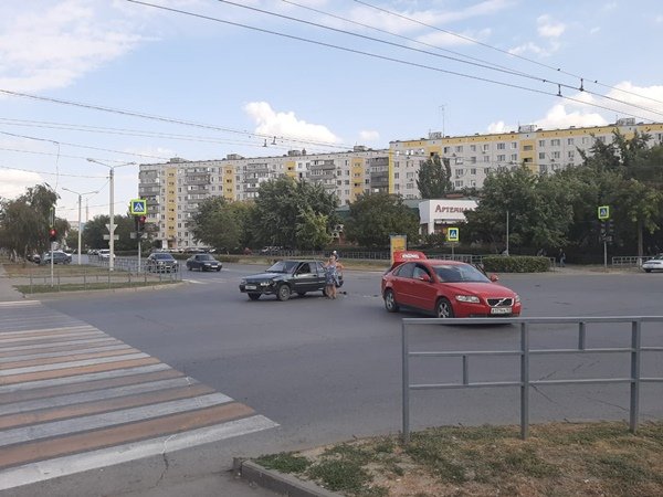 Автоледи не поделили дорогу в Волгодонске