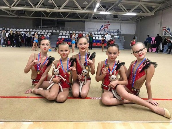 Юные спортсменки из Волгодонска стали призерами соревнований по эстетической гимнастике