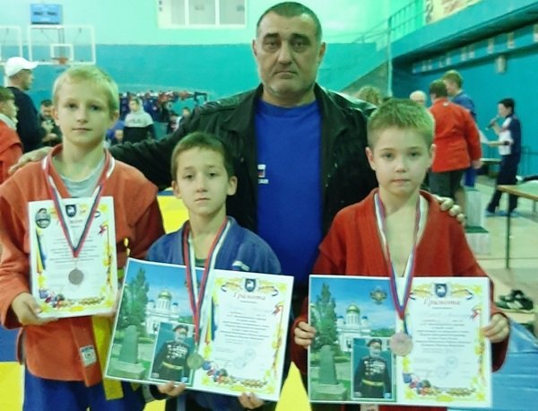 Спортсмены из Волгодонска стали бронзовыми призерами на Открытом турнире по Самбо