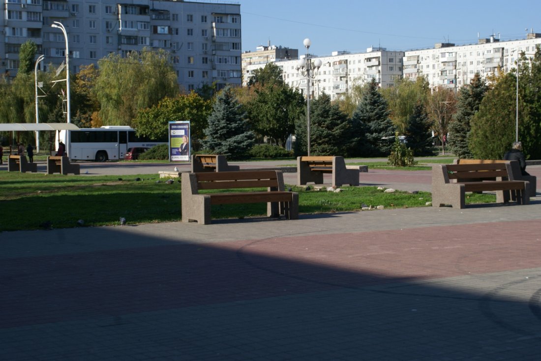 Площадь перед ДК им. Курчатова в Волгодонске защитили от вандалов и ночных  гонщиков » Donday-Volgodonsk.ru - новости Волгодонска. Происшествия,  события, новости бизнеса, политики, культуры и спорта.