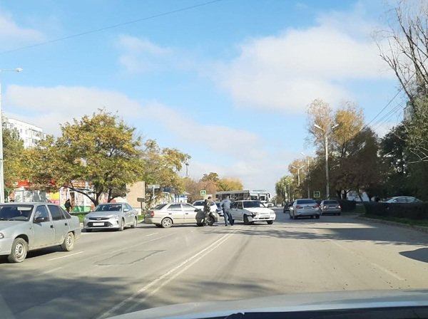 В Волгодонске на пересечении двух улиц произошло ДТП