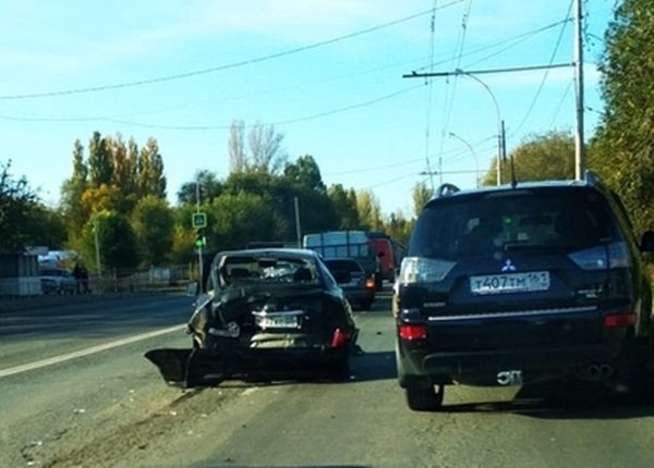 Два отечественных автомобиля столкнулись в Волгодонске