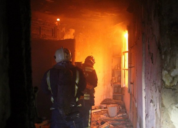 В Мартыновском районе сгорела хоз. постройка