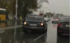 Иномарка столкнулась с  ретро Волгой в Волгодонске: видео