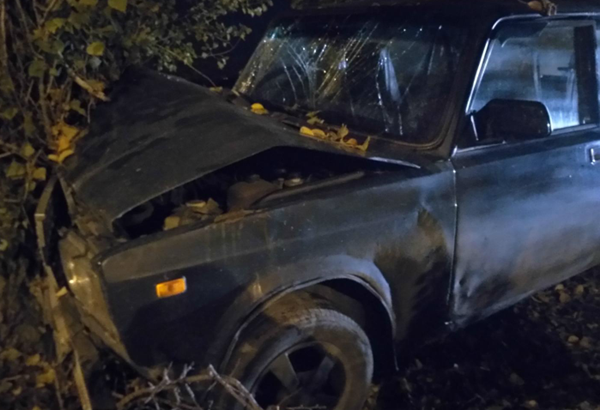 На трассе Цимлянск – Волгодонск разбился автомобиль ВАЗ-2107