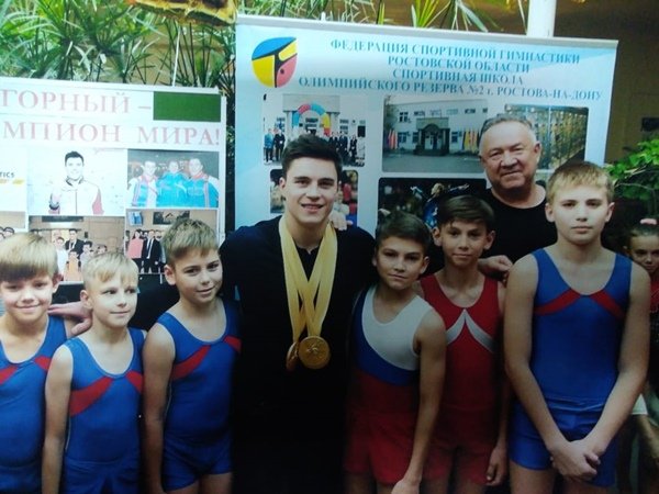 Сборная по спортивной гимнастике из Волгодонска завоевала бронзу на областном турнире