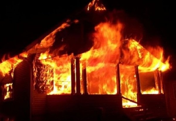 В Волгодонском районе сгорел частный дом