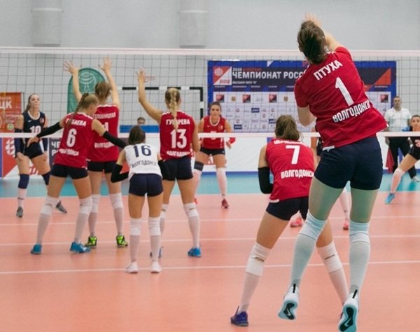 Волгодонская волейбольная команда «Импульс» сыграла  первый матч Чемпионата России по волейболу