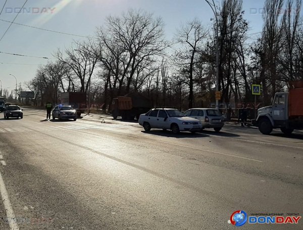 Пожилой мужчина сбил женщину на пешеходном переходе в Волгодонске: видео