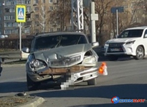 В Волгодонске два автолюбителя не смогли разъехаться на перекрестке