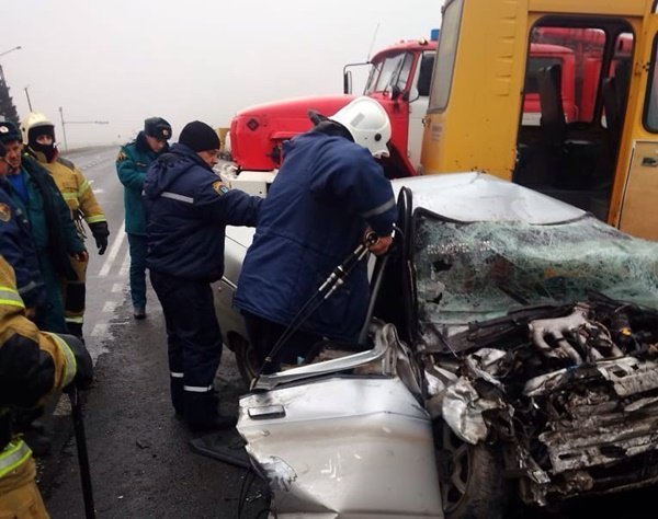 Пассажир «десятки» погиб в результате столкновения со школьным автобусом на трассе Ростов-Волгодонск