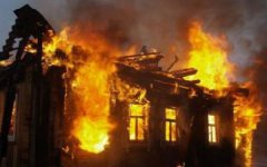 Крупный пожар в частном доме в городе Семикаракорске