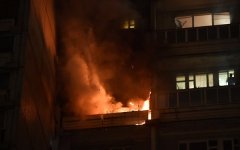 Недалеко от Волгодонска загорелась квартира в многоэтажном доме Недалеко от Волгодонска загорелась квартира в многоэтажном доме