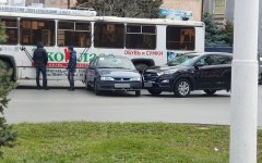 В Волгодонске троллейбус попал в тройное ДТП В Волгодонске троллейбус попал в тройное ДТП