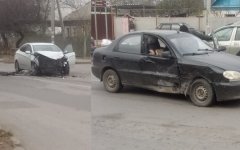 Две иномарки не поделили дорогу в Волгодонске: видео