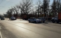 Пожилой мужчина сбил женщину на пешеходном переходе в Волгодонске: видео Пожилой мужчина сбил женщину на пешеходном переходе в Волгодонске: видео