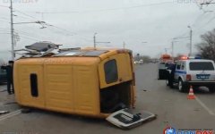 В Волгодонске на мосту оросительного канала столкнулись пассажирская ГАЗель и «Тойота»: новые подробности В Волгодонске на мосту оросительного канала столкнулись пассажирская ГАЗель и «Тойота»: новые подробности