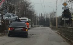 Две иномарки столкнулись возле перекрестка в Волгодонске