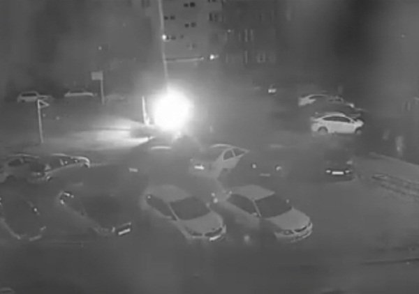 Появилось видео поджога автомобиля ТагАЗ в Волгодонске