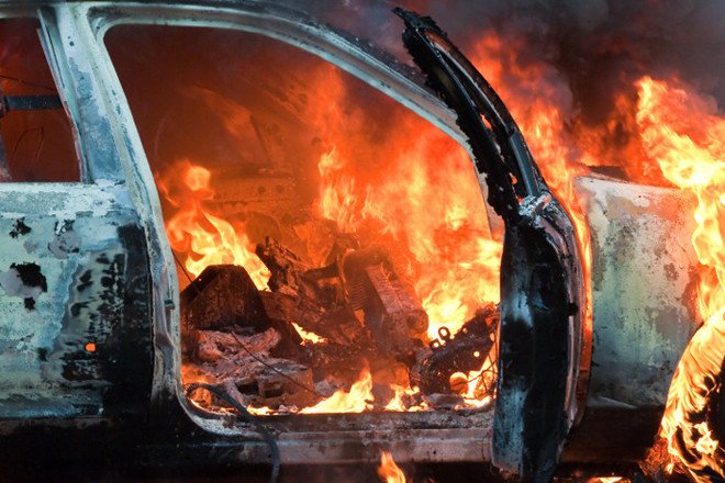 Автомобиль «Форд Фокус загорелся недалеко от Волгодонска