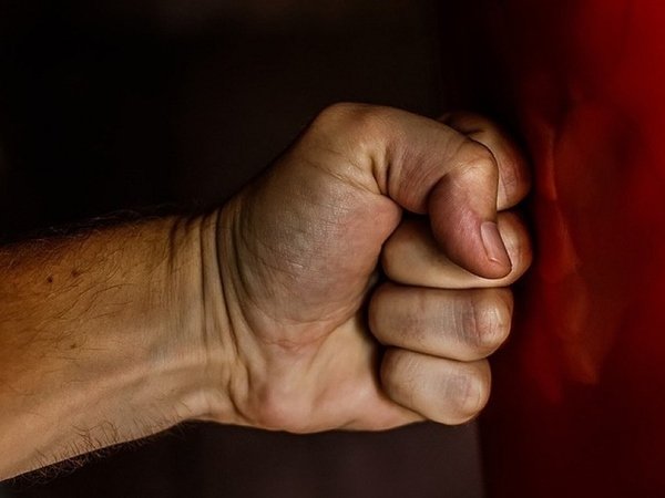 Более 50 ударов нанес сын своему отцу в Ростовской области