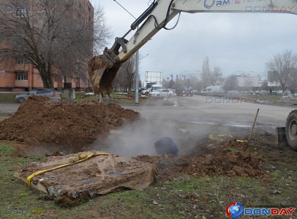 Возле затопленного ГСК в Волгодонске трое суток не могут найти протечку
