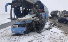 Автобус с пассажирами из Волгодонска столкнулся с большегрузом: есть пострадавший