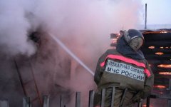 Поздно ночью в Морозовске произошел пожар в частном доме