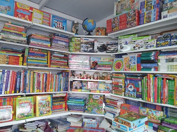 Сотни книг и большой ассортимент канцтоваров найдется в магазине «Книги + канцтовары» в Волгодонске
