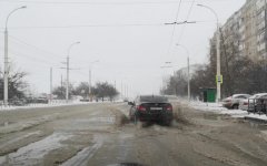 Снег и талая вода затруднили передвижение в Волгодонске