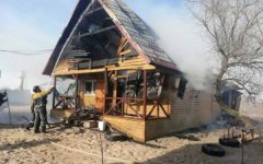 Два домика сгорели на базе отдыха в Волгодонске