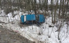 Автомобиль ВАЗ слетел с дороги на трассе Семикаракорск-Большая Мартыновка Автомобиль ВАЗ слетел с дороги на трассе Семикаракорск-Большая Мартыновка