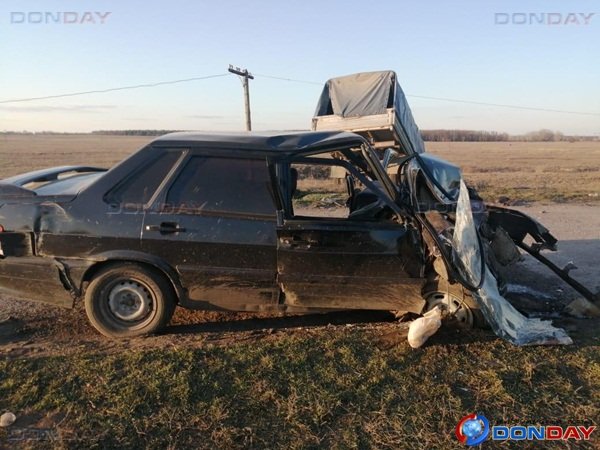 Выпивший водитель ВАЗа пострадал в лобовом ДТП в Цимлянском районе