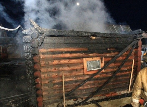 В Зимовниковском районе произошло возгорание в бане