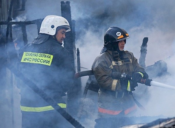 В Волгодонске на одном из заводов произошел пожар
