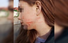 Женщина посреди улицы  избила девочку в донском регионе: видео