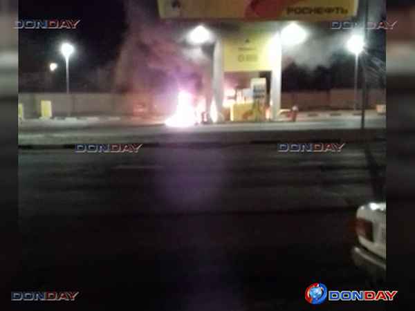 На автозаправке «Роснефть» в Цимлянском районе произошел крупный пожар: видео