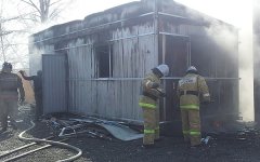 В Волгодонске произошел пожар в бытовом вагончике В Волгодонске произошел пожар в бытовом вагончике