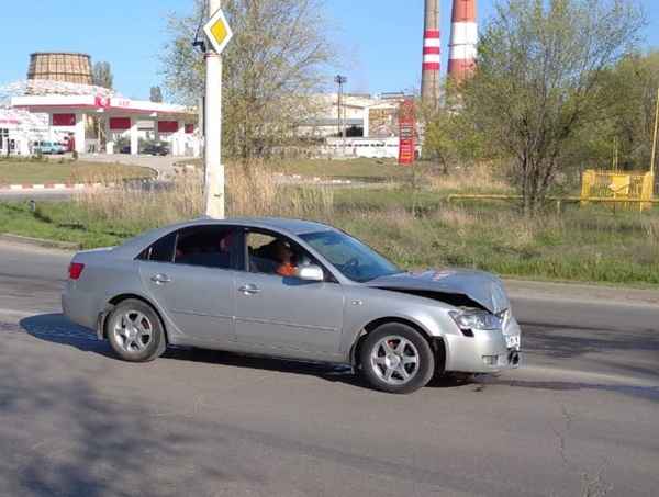 Автоледи на «Хендай» столкнулась с «Опелем» в Волгодонске