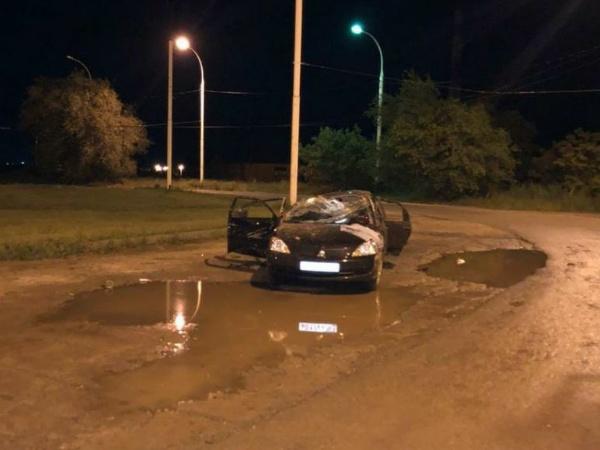 В Волгодонске три пассажира «Митсубиси» попали в больницу после опрокидывания автомобиля