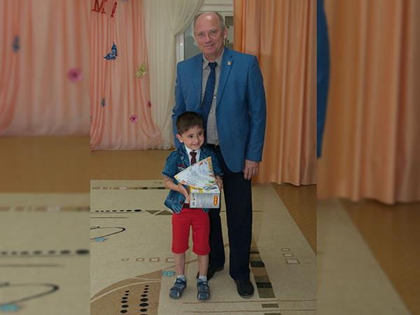 Александр Бушнев наградил талантливых детей Волгодонска