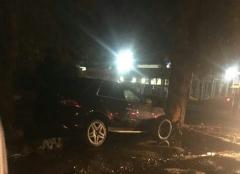 Мерседес «влетел» в дерево в Волгодонске