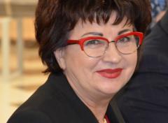 Почти 330 тысяч рублей в месяц зарабатывает и ездит на «Nissan Teana» депутат от Волгодонска Валентина Руденко