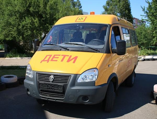 Для воспитанников Волгодонской Детско-юношеской автошколы привезли микроавтобус