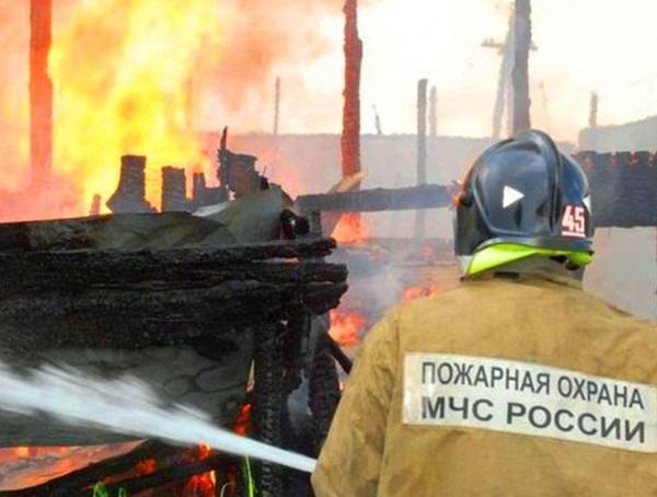 В станице Романовской Волгодонского района загорелся частный дом