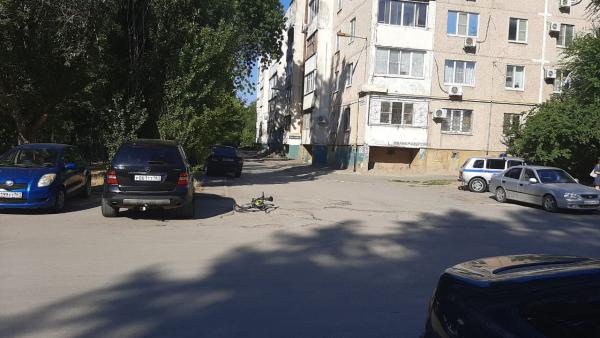 В Волгодонске 9-летний мальчик на велосипеде попал под колеса иномарки