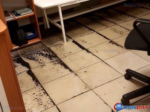Коммунальные фонтаны затопили первый этаж волгодонского психоневрологического диспансера