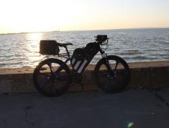 «Люблю громкую музыку и веселить людей»: волгодонец «прокачал» свой велосипед. Видео